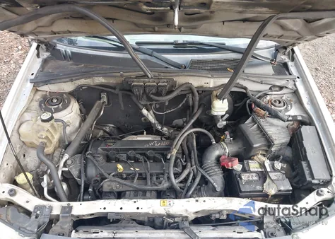 2009 Ford Escape Xlt from USA, damaged, VIN 1FMCU03739KB69548